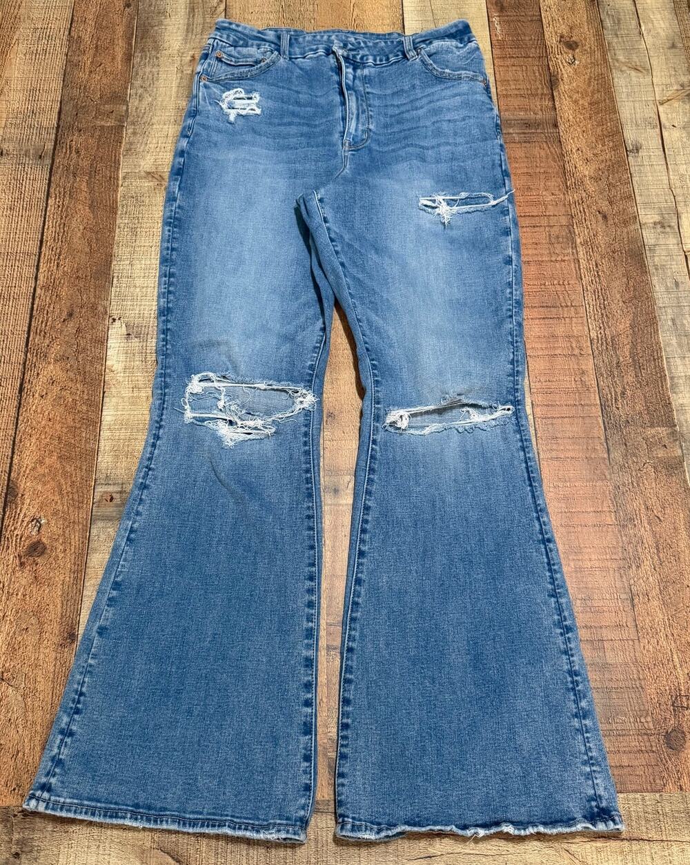 American Eagle Women's Curvy Super High-Rise Flare Jeans Sz 14 Boho Festival
